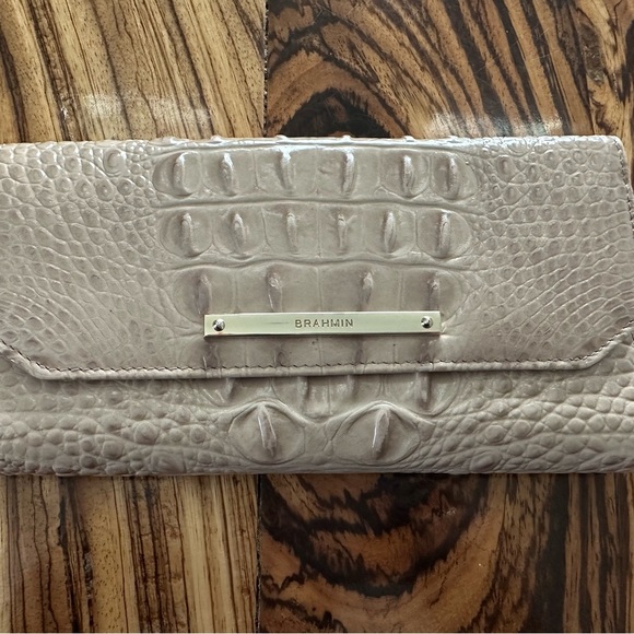 Brahmin Pearl Tan Textured Clutch with Metallic Clasp Wallet Checkbook - Picture 1 of 12